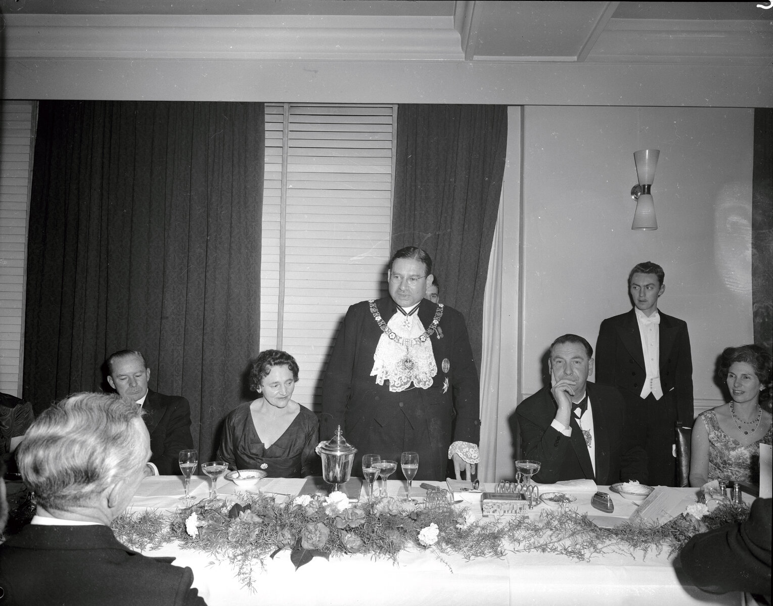 Rt Hon Sir Bernard &amp; Lady Waley-Cohen, Lord Mayor of London: civic dinner