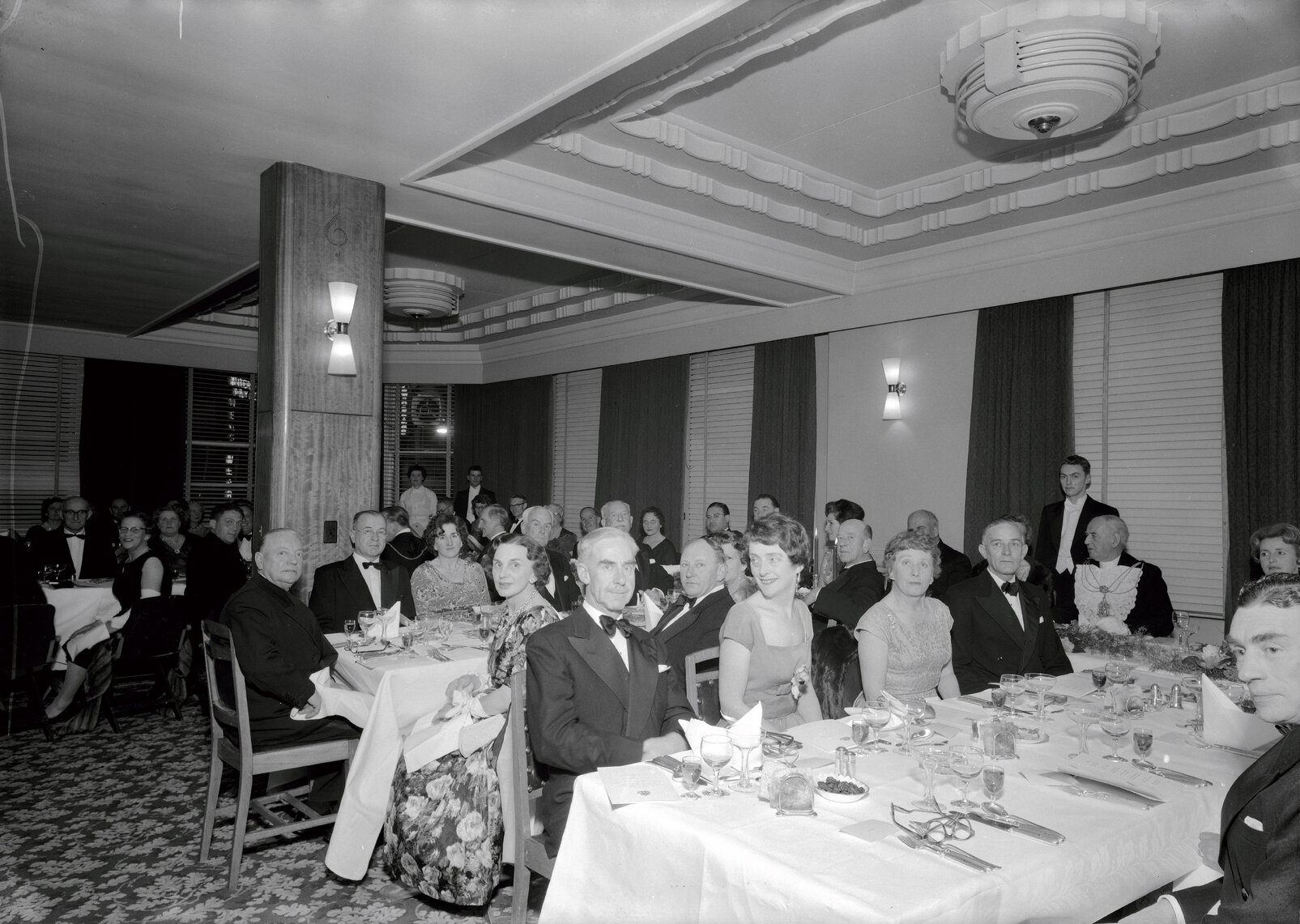 Rt Hon Sir Bernard &amp; Lady Waley-Cohen, Lord Mayor of London: civic dinner