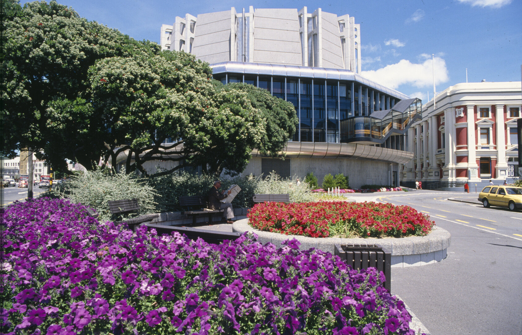 Civic Centre, public areas in vicinity of MOB and Dominion building