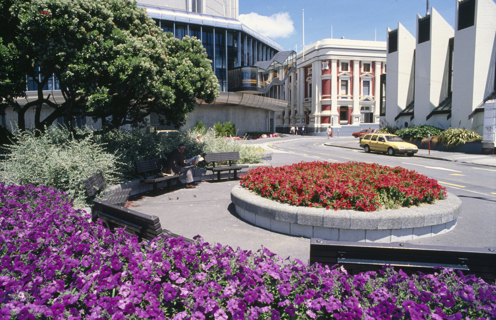Civic Centre, public areas in vicinity of MOB and Dominion building