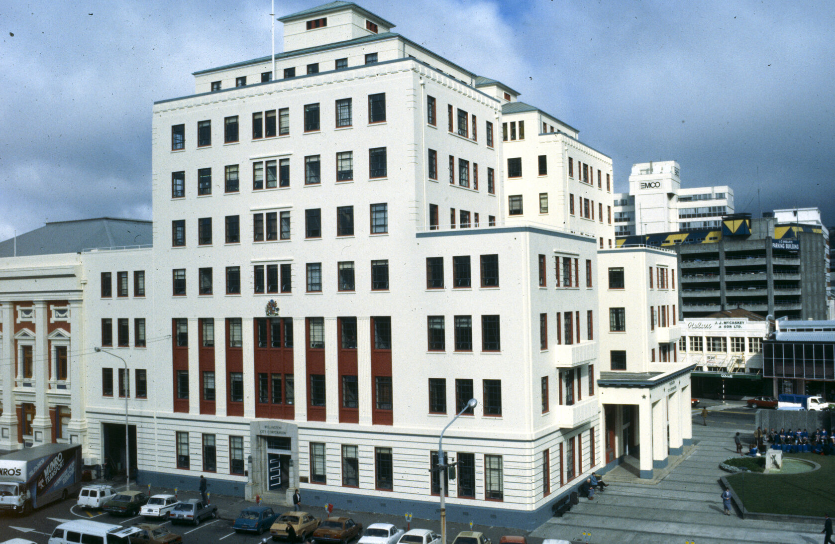Civic Centre, public areas in vicinity of MOB and Dominion building