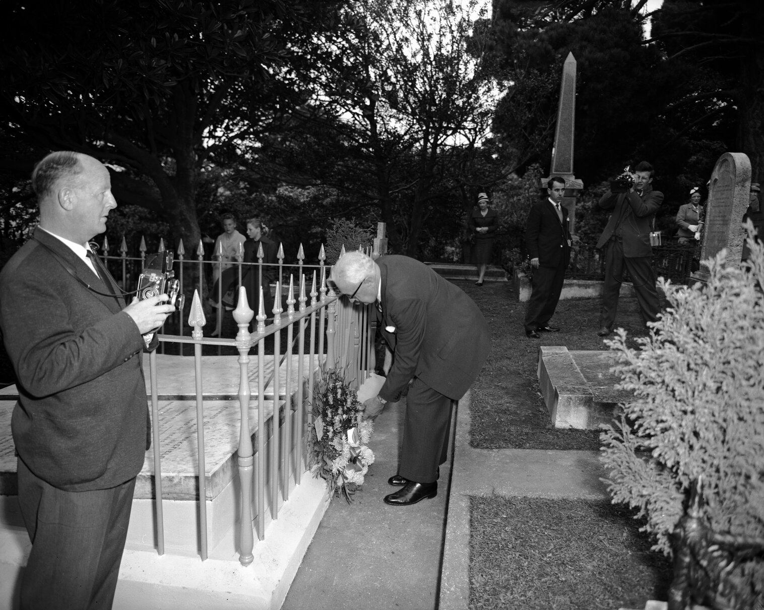 Edward Gibbon Wakefield: 100th anniversary ceremony, Bolton St. Granddaughters Beryl &amp; Irma O'Connor
