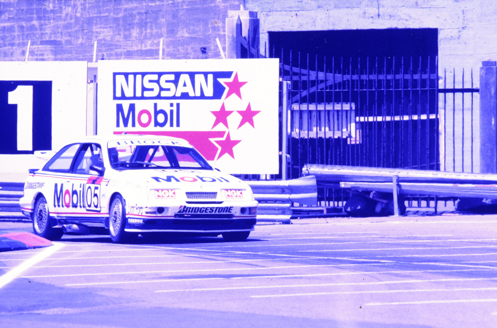 Nissan Mobil 500