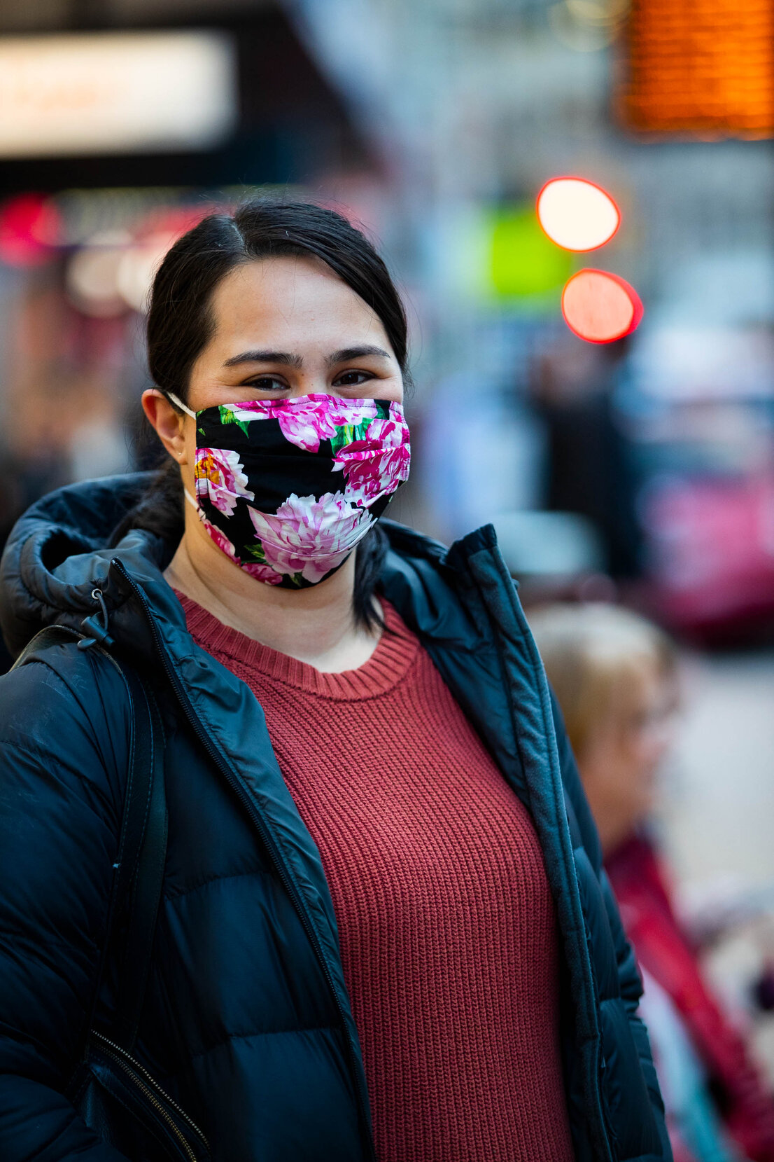 Wellingtonian wearing mask during COVID-19 Level 2