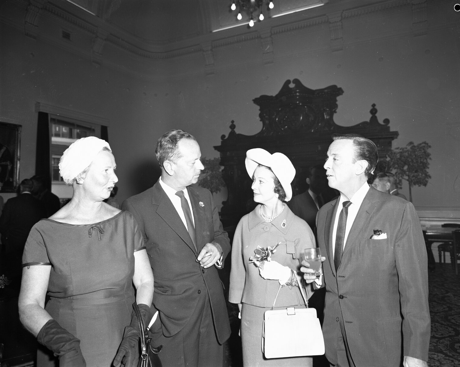 Vivian Leigh &amp; Robert Helpman ('Rosemary on Ice' Company)