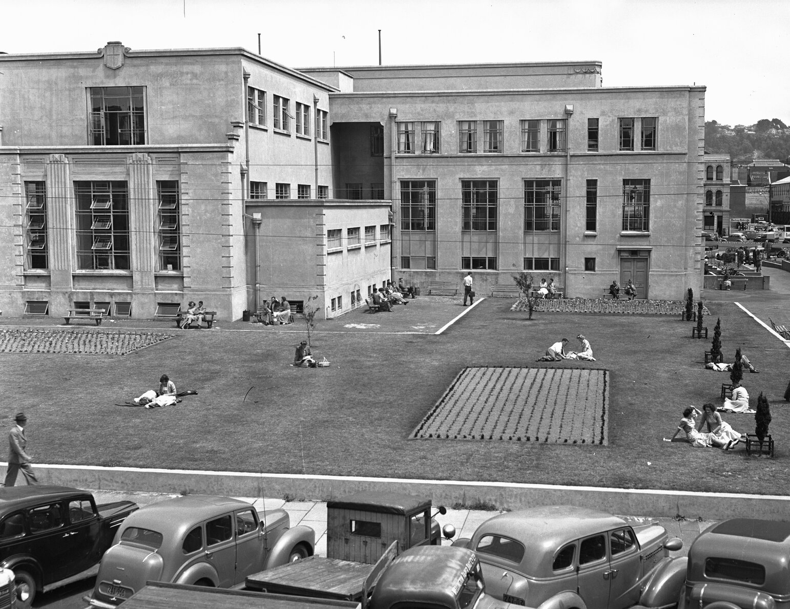 Wellington Central Public Library: back lawn 1950's