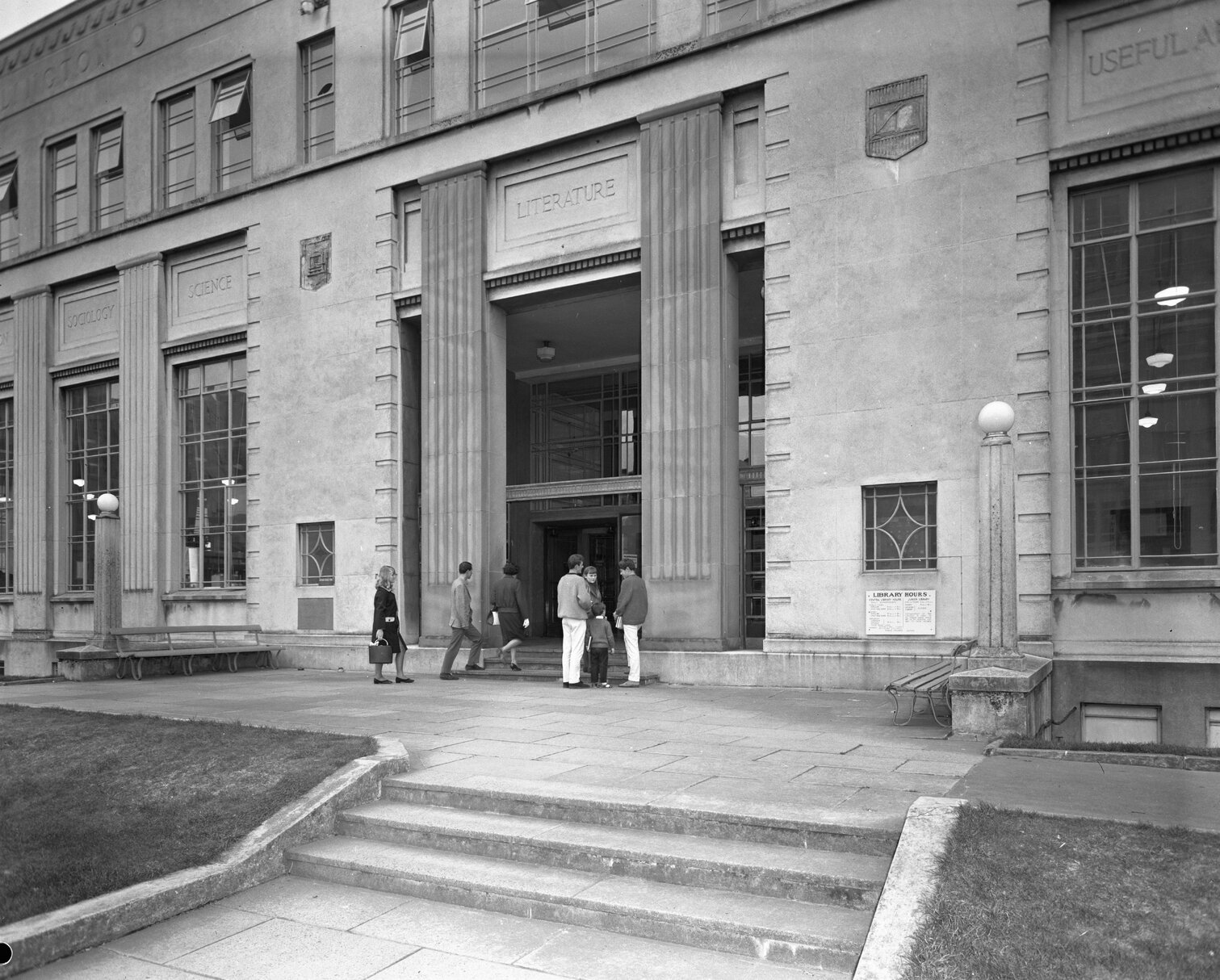 Wellington Central Public Library: entrance
