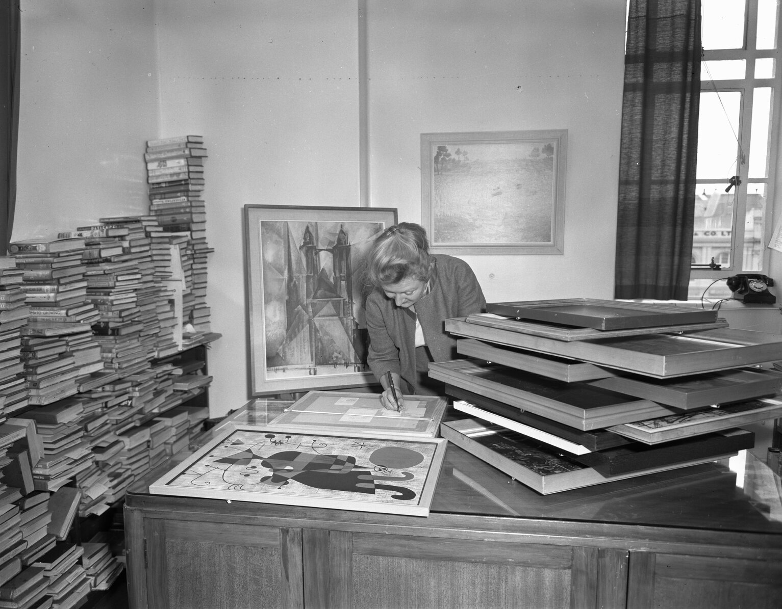 Wellington Public Library: processing pictures for loan