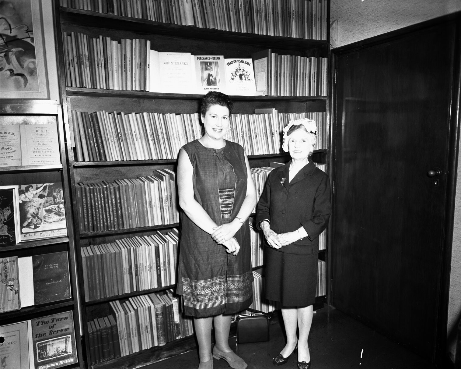 Wellington Public Library: Mrs Gillon and Mrs Smuts - Kennedy, gift of opera music
