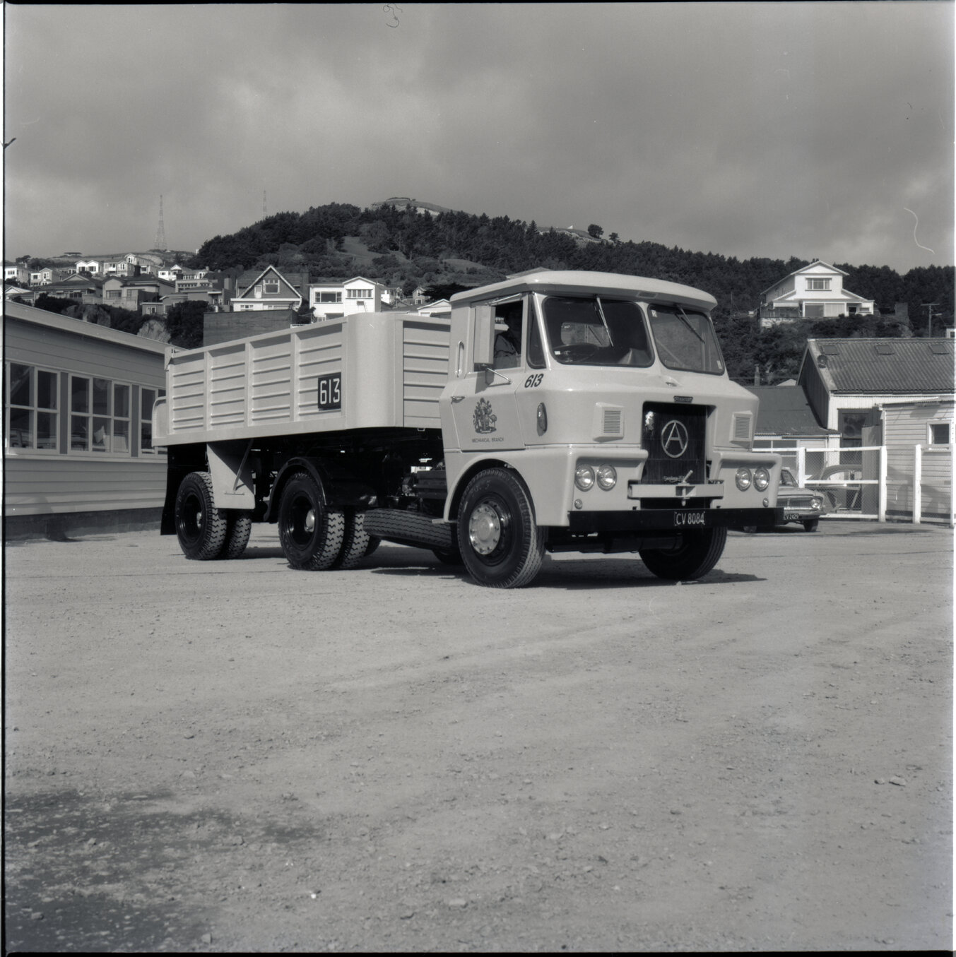 b. Mechanical branch vehicle, truck no 613