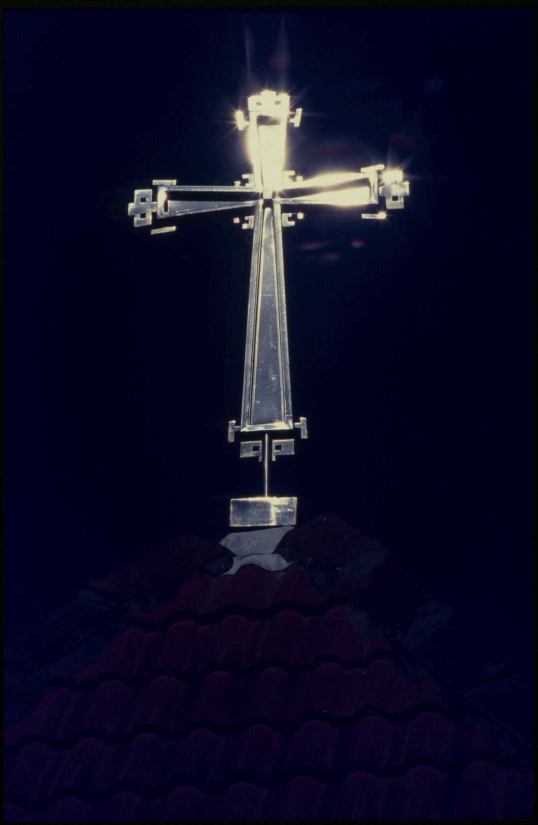 Summer City, illuminated cross