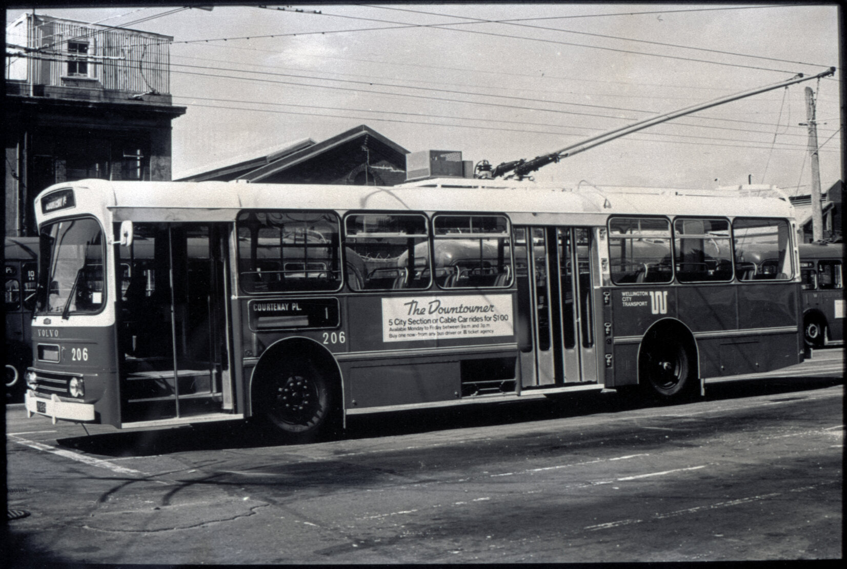 Copy: Volvo Bus, downtowner