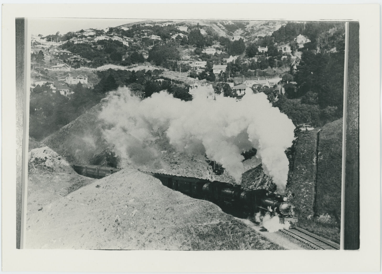 Auckland Express train, Ngaio Gorge