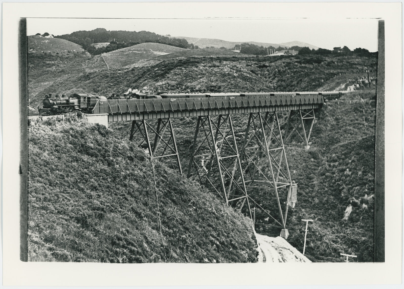 Train crossing Belmont Viaduct