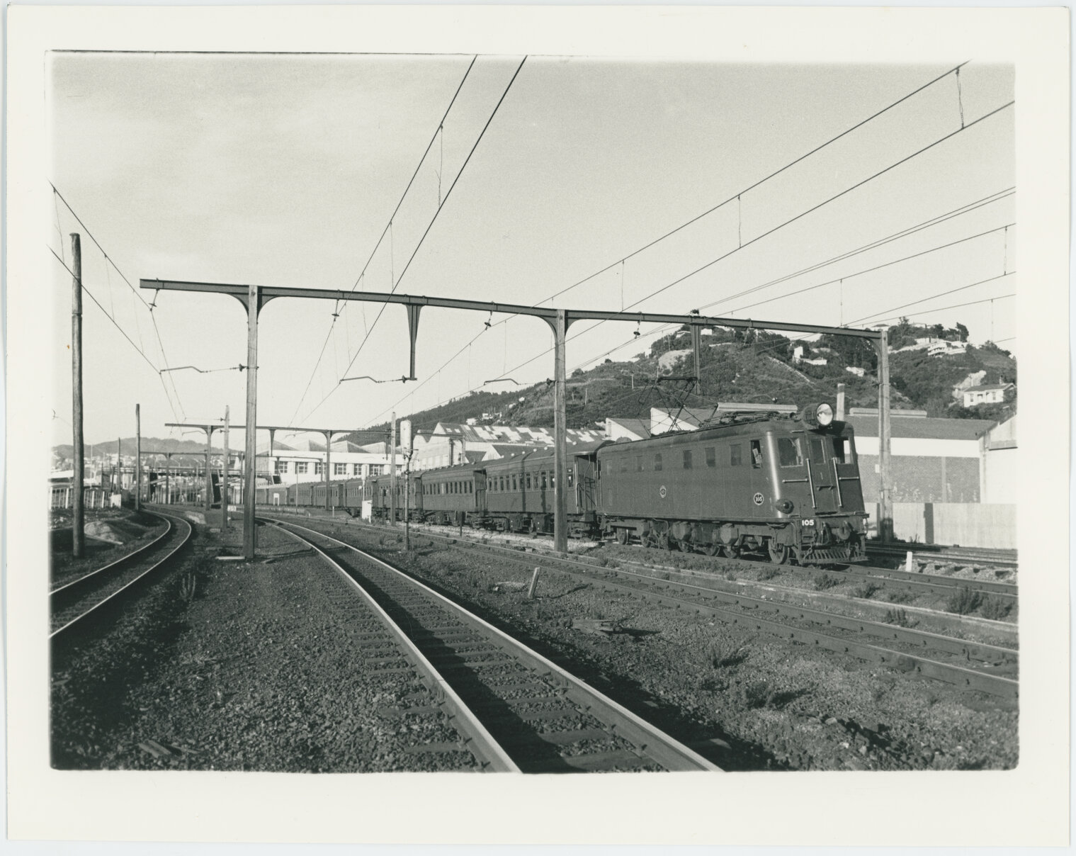 Train at Kaiwharawhara Railway Station, view looking south