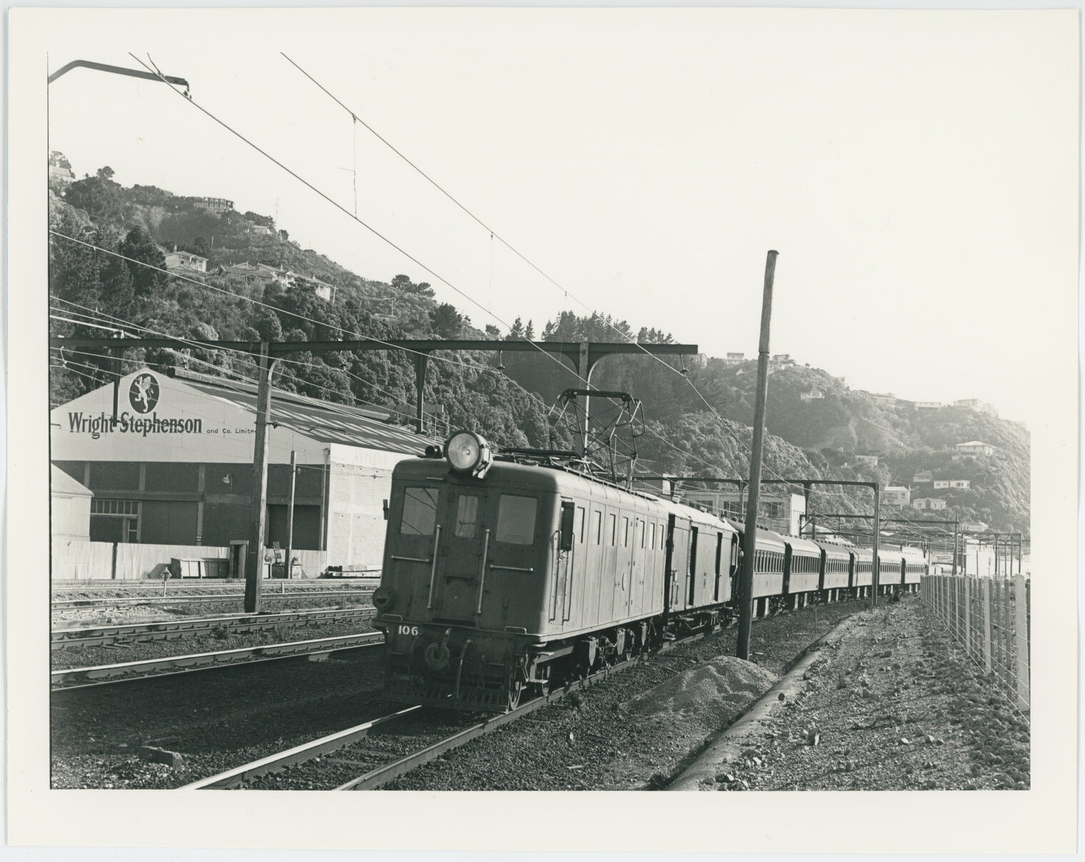 Train at Kaiwharawhara Railway Station, view looking north