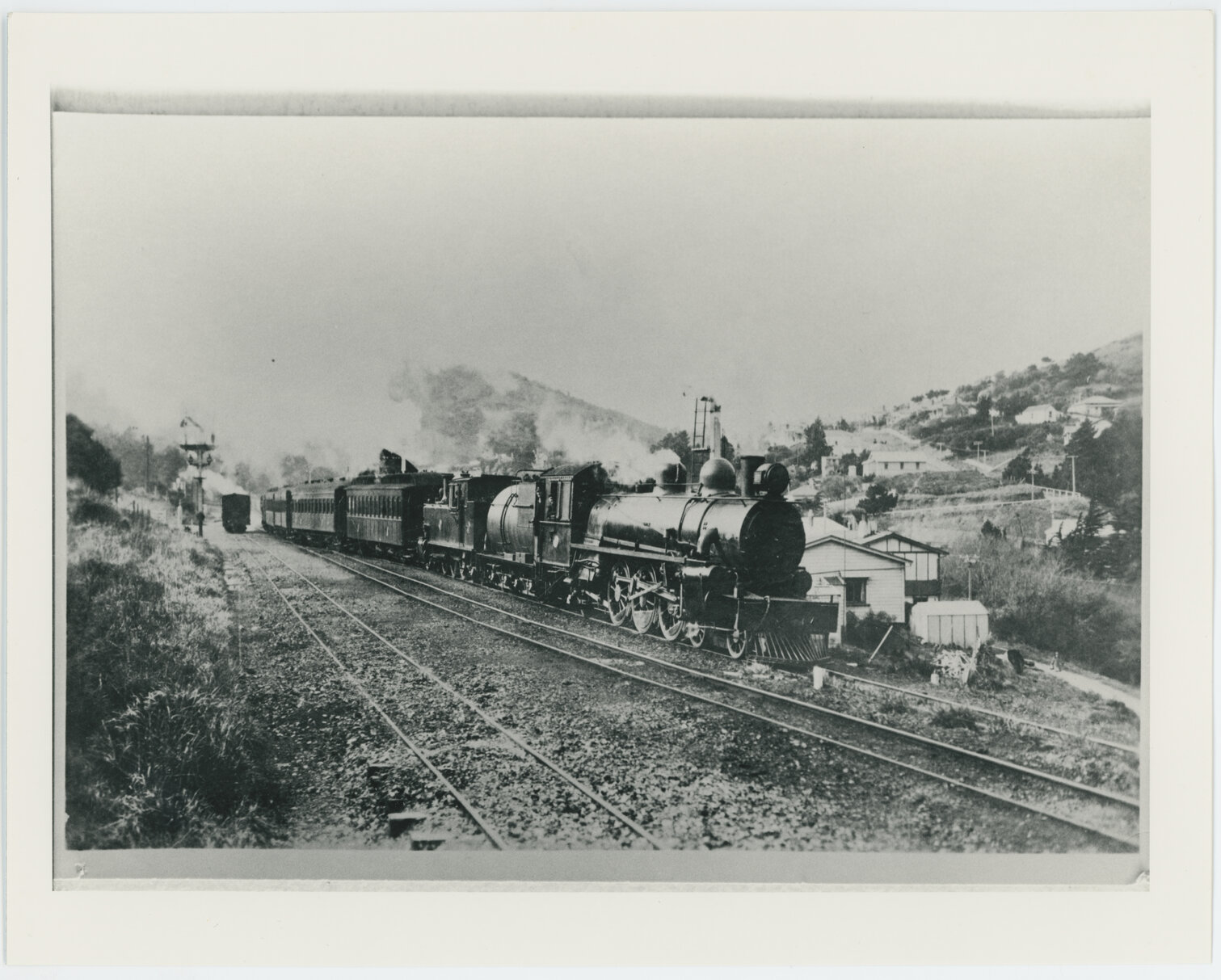 Two trains on Johnsonville Railway Line, Ngaio