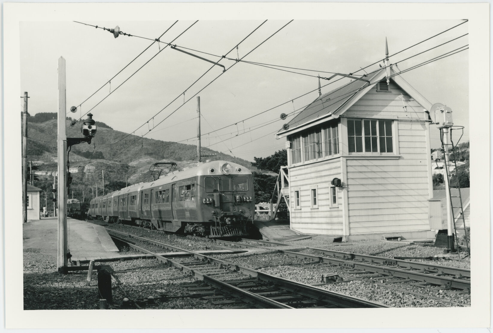 Trains at Ngaio Railway Station