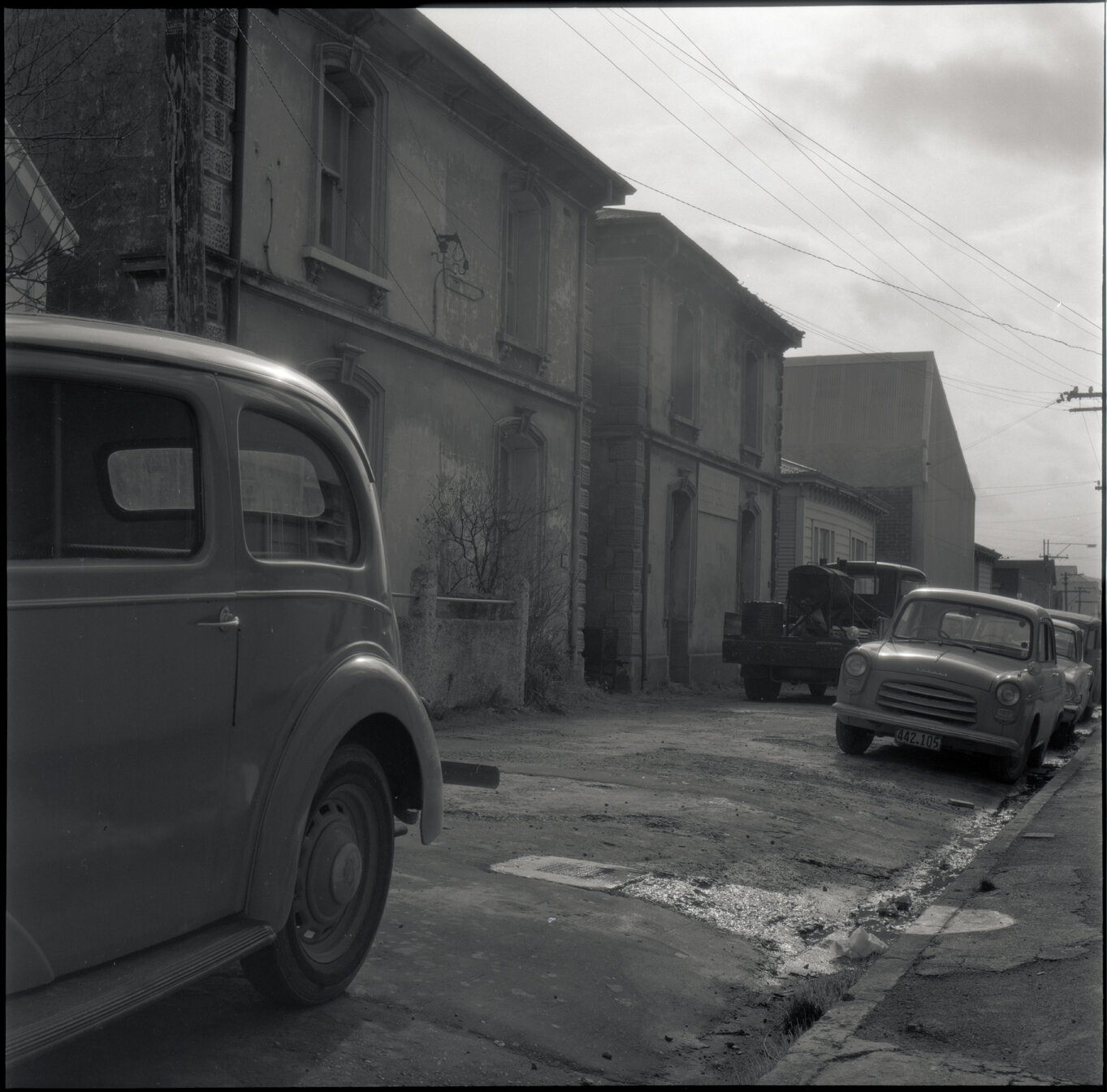 b. Streetscape, Walter Street Service Lane