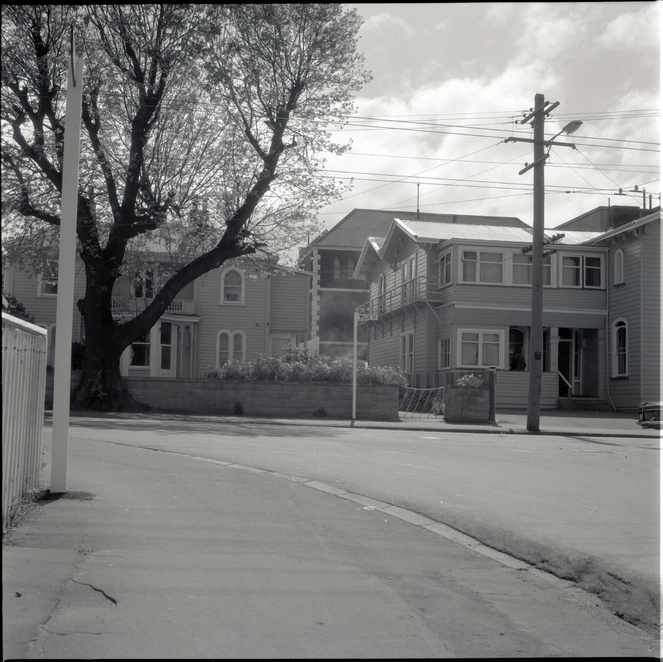 f. St Name Plates
