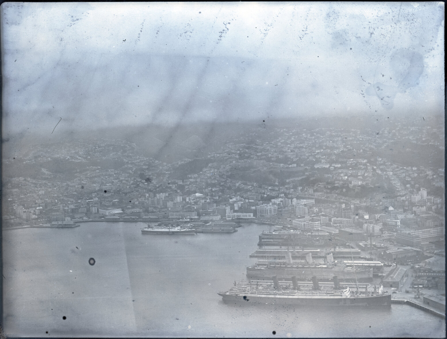 Aerial view of transports, Aquitania, Empress Of Britain, Awatea