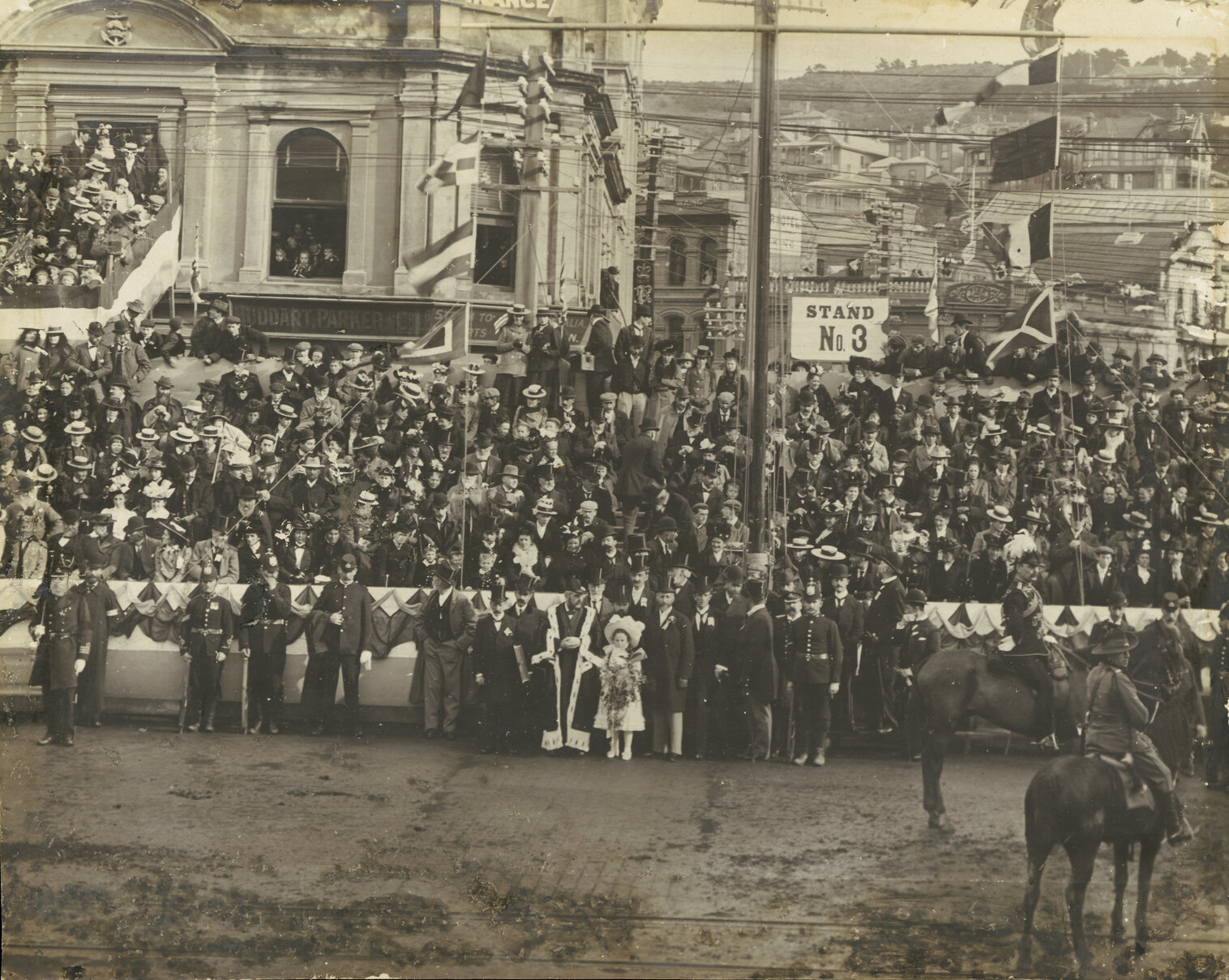 Royal visit of Duke and Duchess of Cornwall and York - official party and crowds