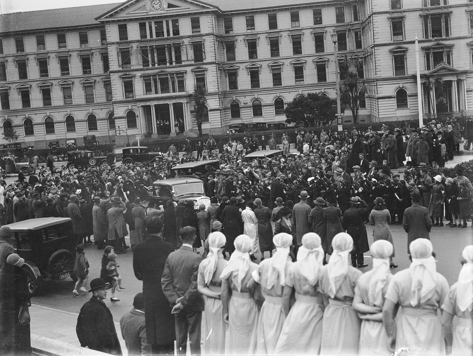Royal Visit, crowds gathered to welcome Prince of Wales, Lambton Quay