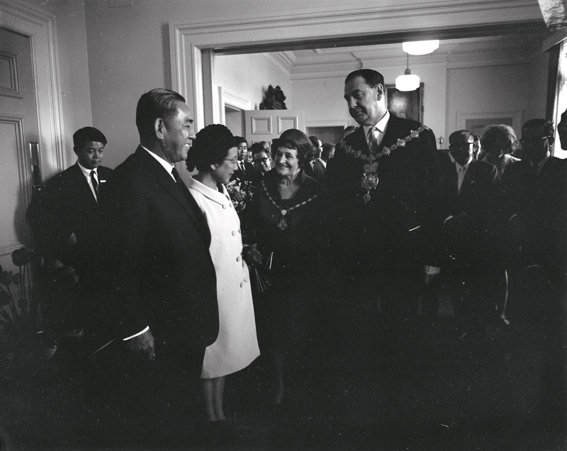 Mr. Fanro Satu, Prime Minister of Japan, and his wife.