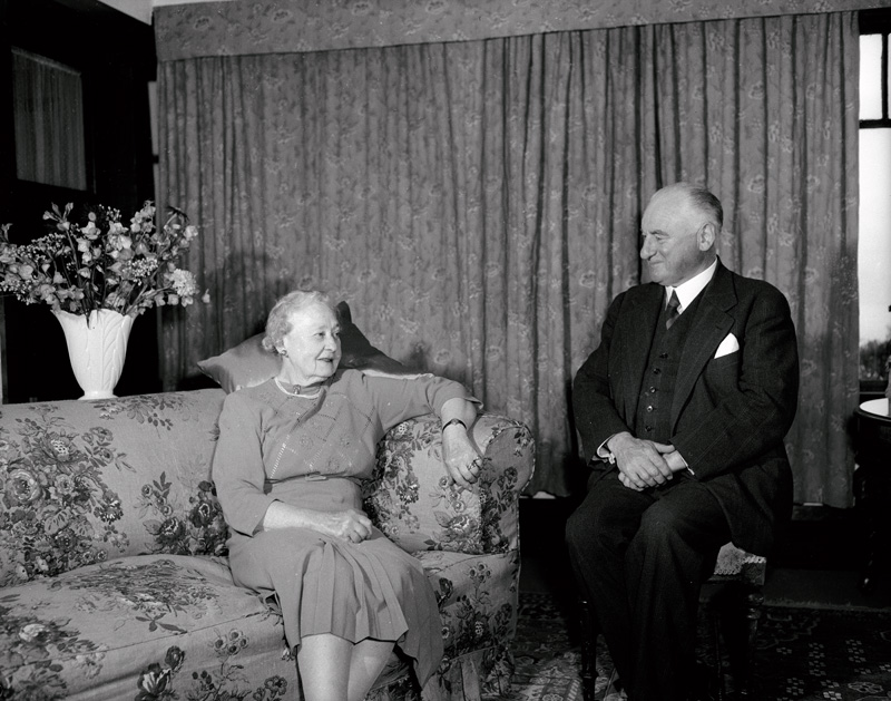 Portrait of Mayor R.L. MacAlister &amp; Mrs. MacAlister for 'Mirror'