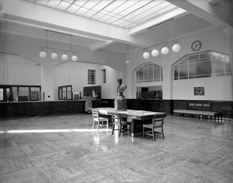 Wellington City Council Administration Building: Foyer (bust of Duke of Wellington)