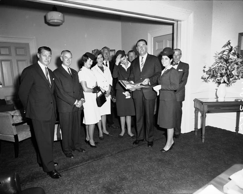 KLM Airways hostesses, with Mayor Kitts