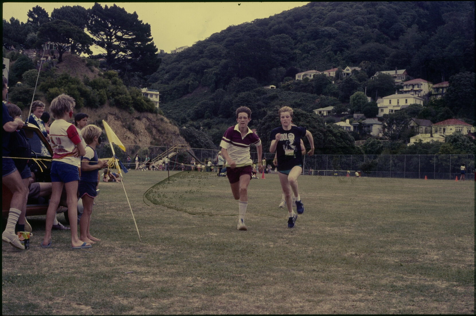 Summer City, Run Round the Roses