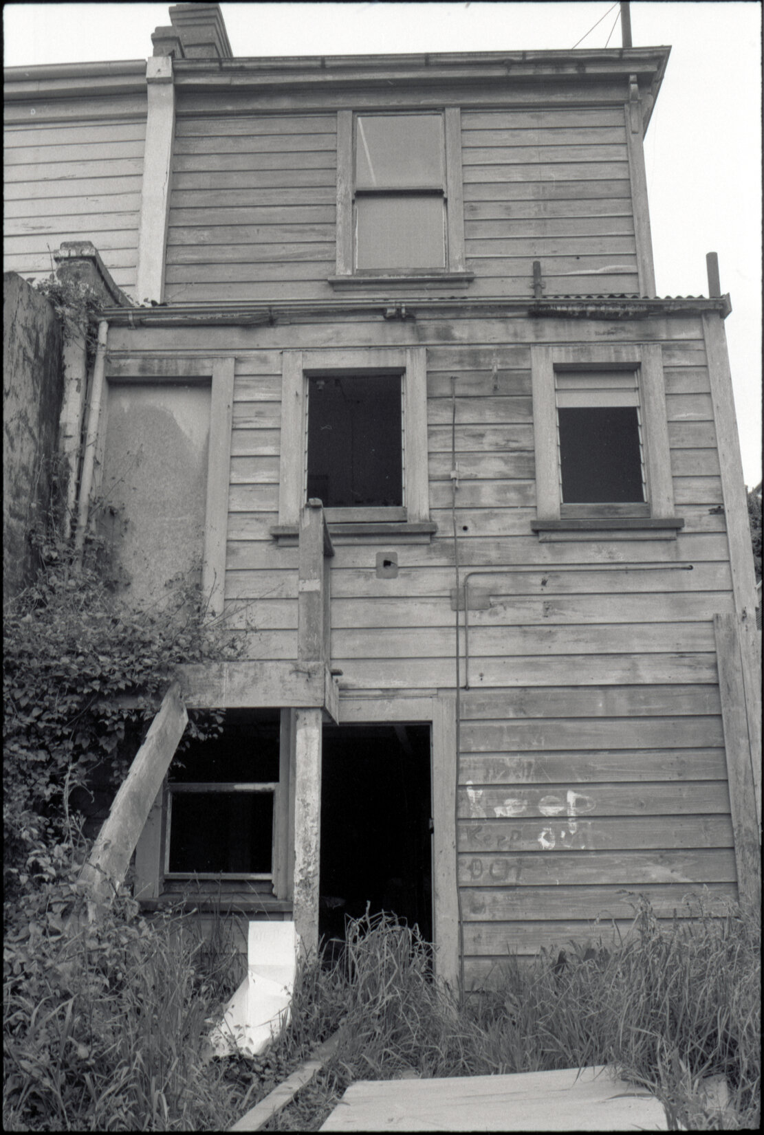 13, 15, 23 Hanson Street, sub-standard houses