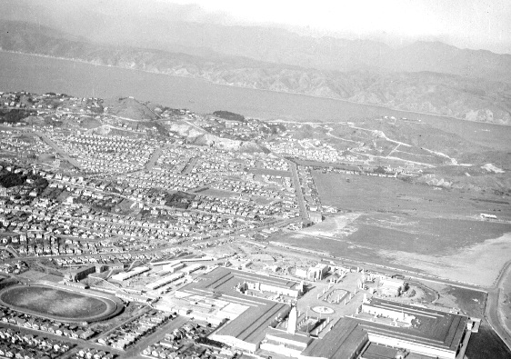 Aerial view of Kilbirnie, showing Centennial Exhibition and motorbike speedway