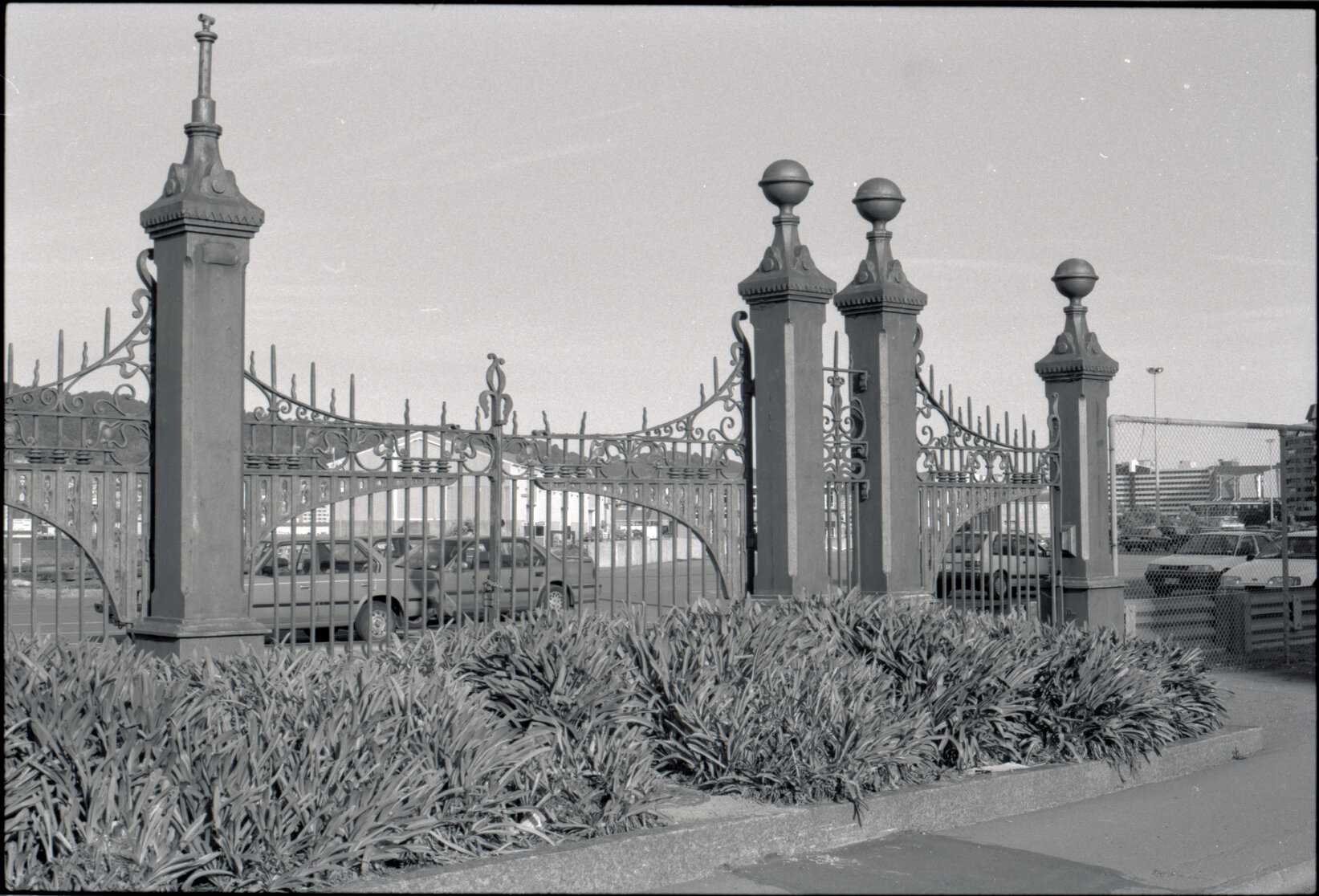 Fence, Wellington Harbour Board, Customhouse Quay