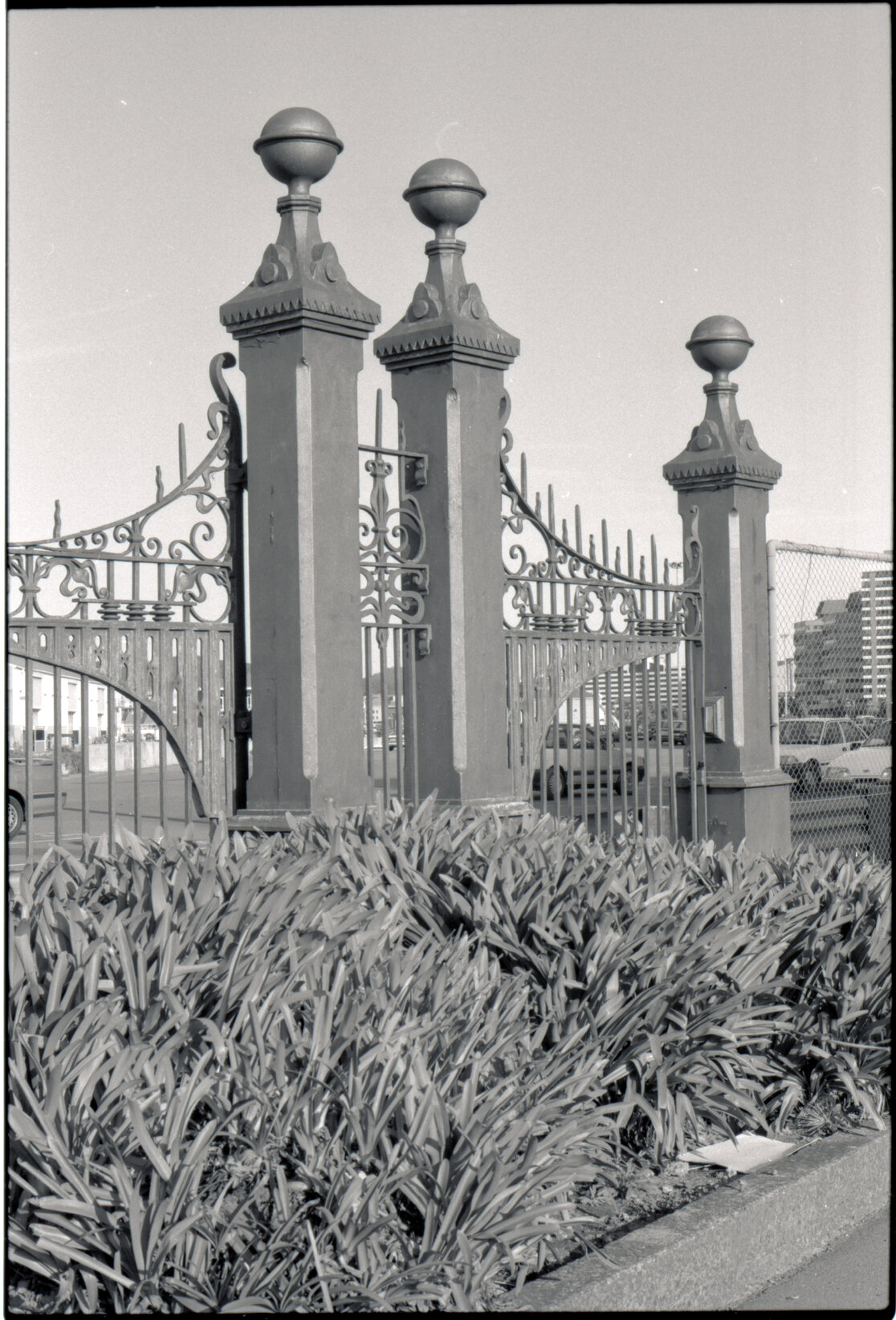 Fence, Wellington Harbour Board, Customhouse Quay