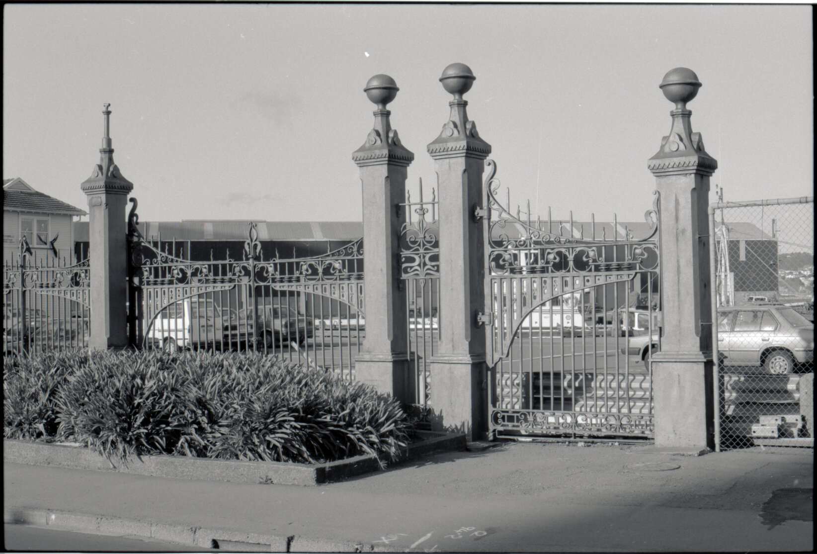 Fence, Wellington Harbour Board, Customhouse Quay
