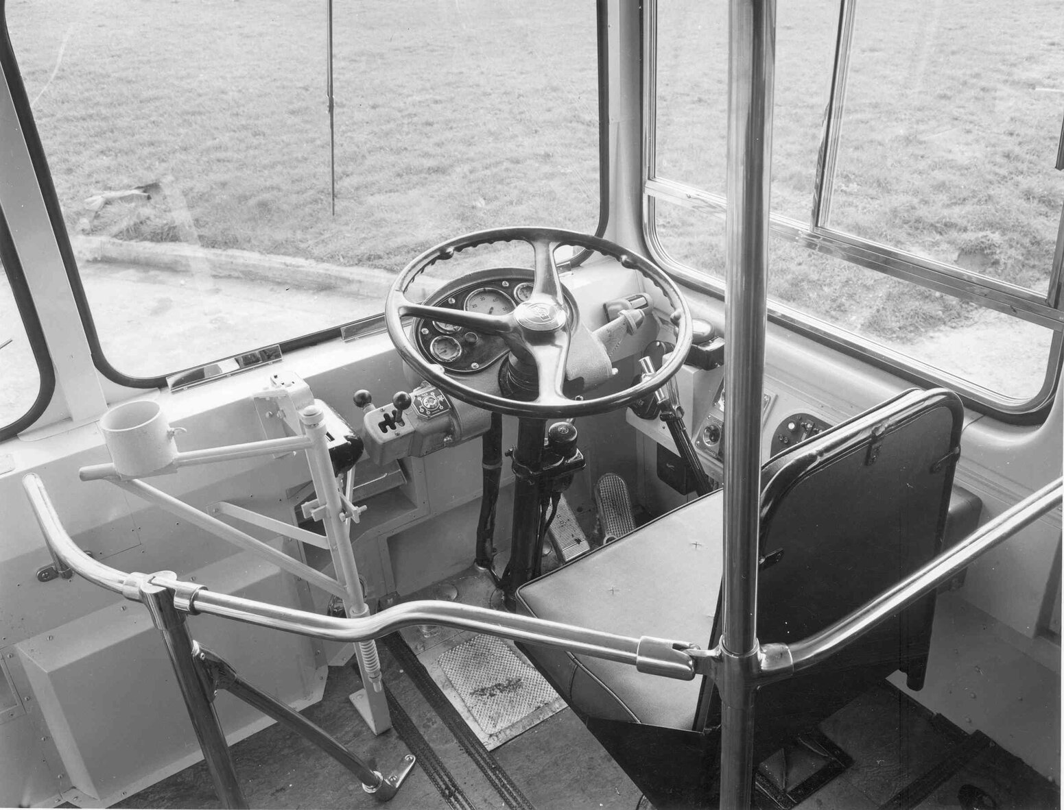 AEC Reliance Mark I - Interior
