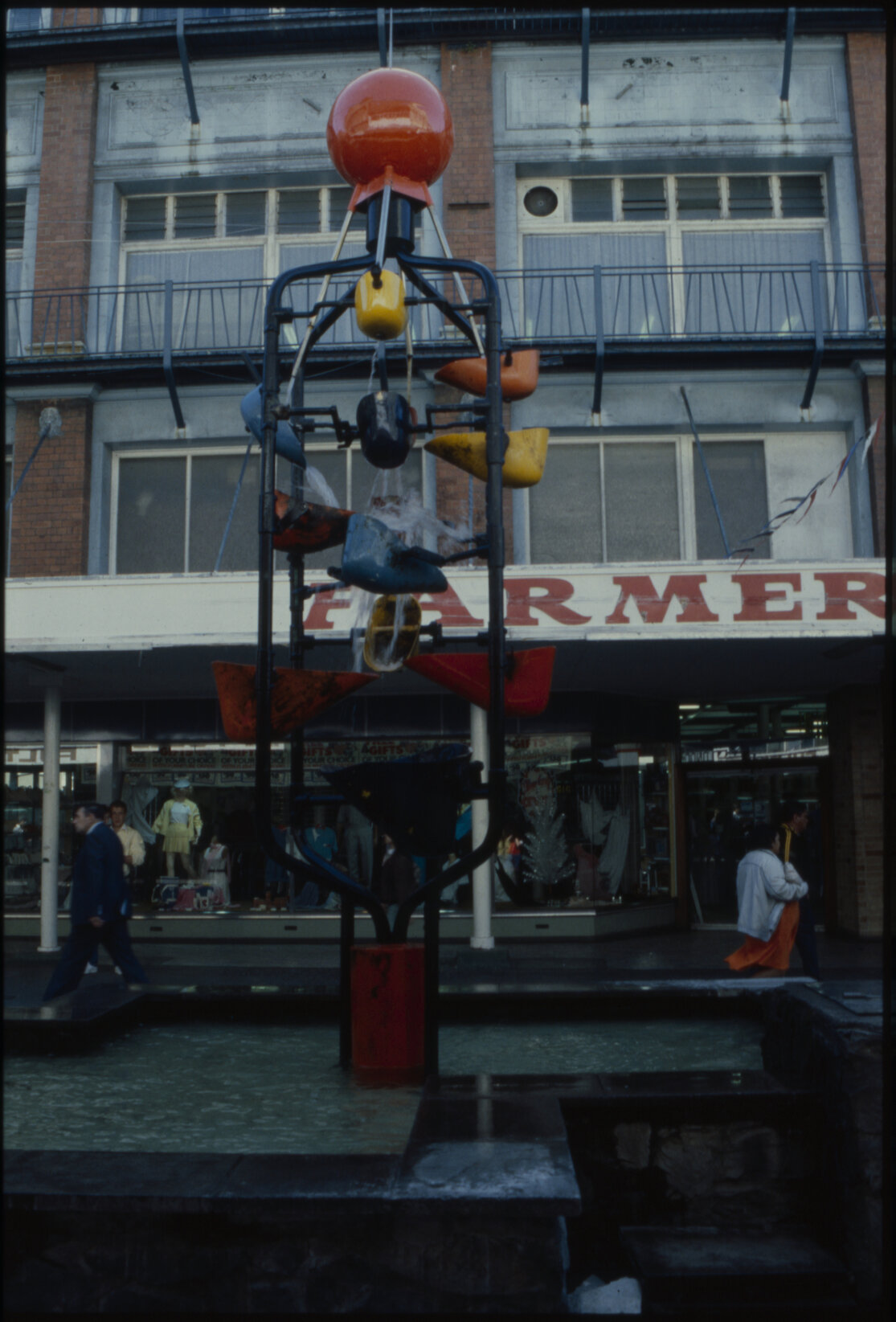 Cuba Mall water sculpture