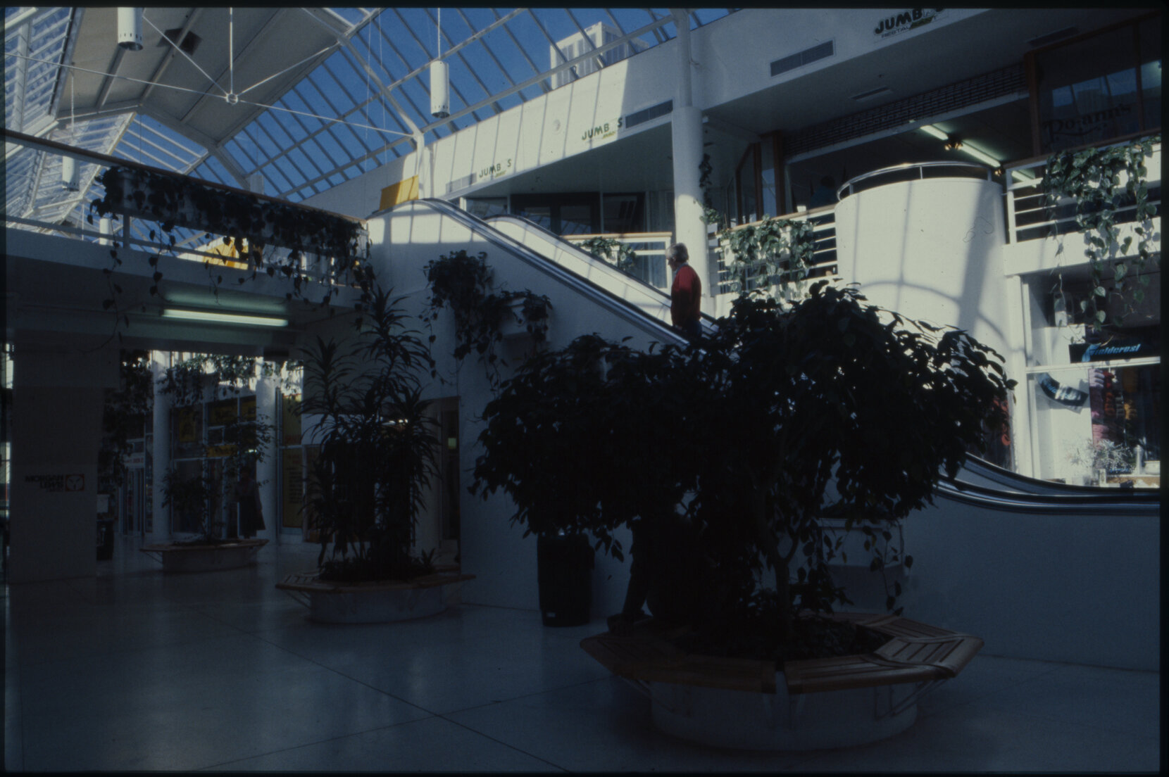 Cuba Mall, The Oaks Complex