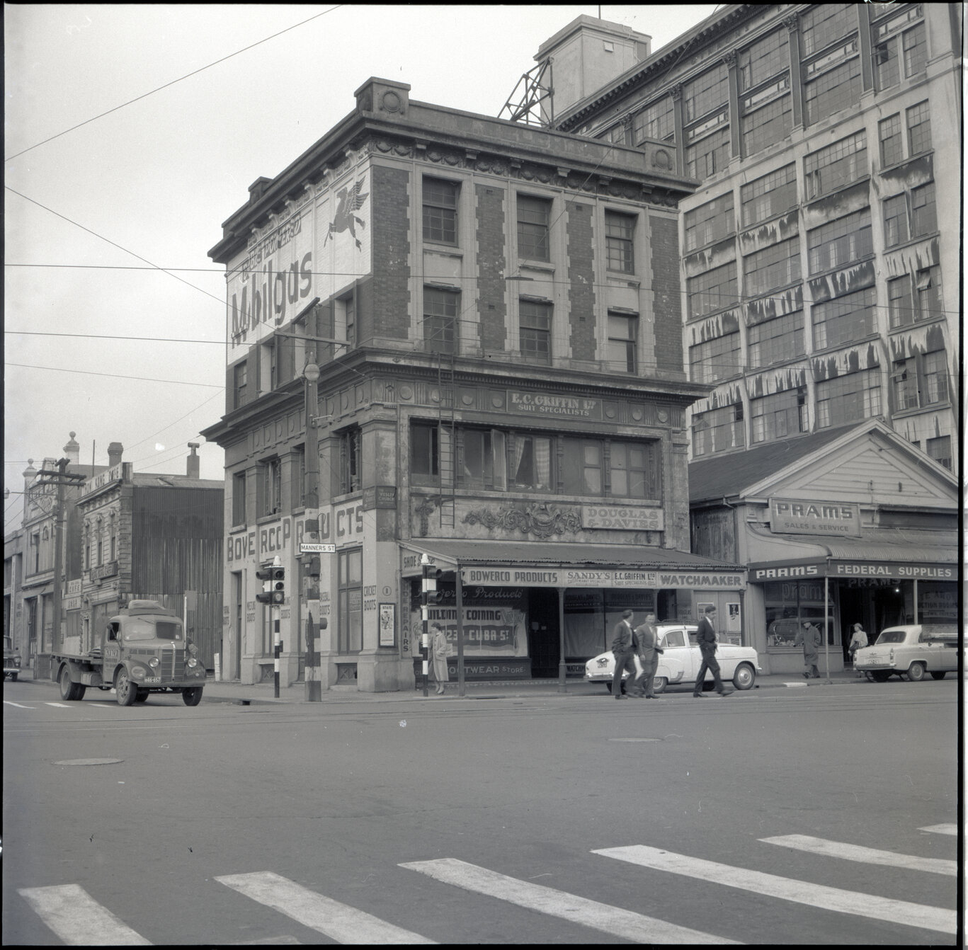 b. Streetscape, corner of Taranaki Street and Manners Street
