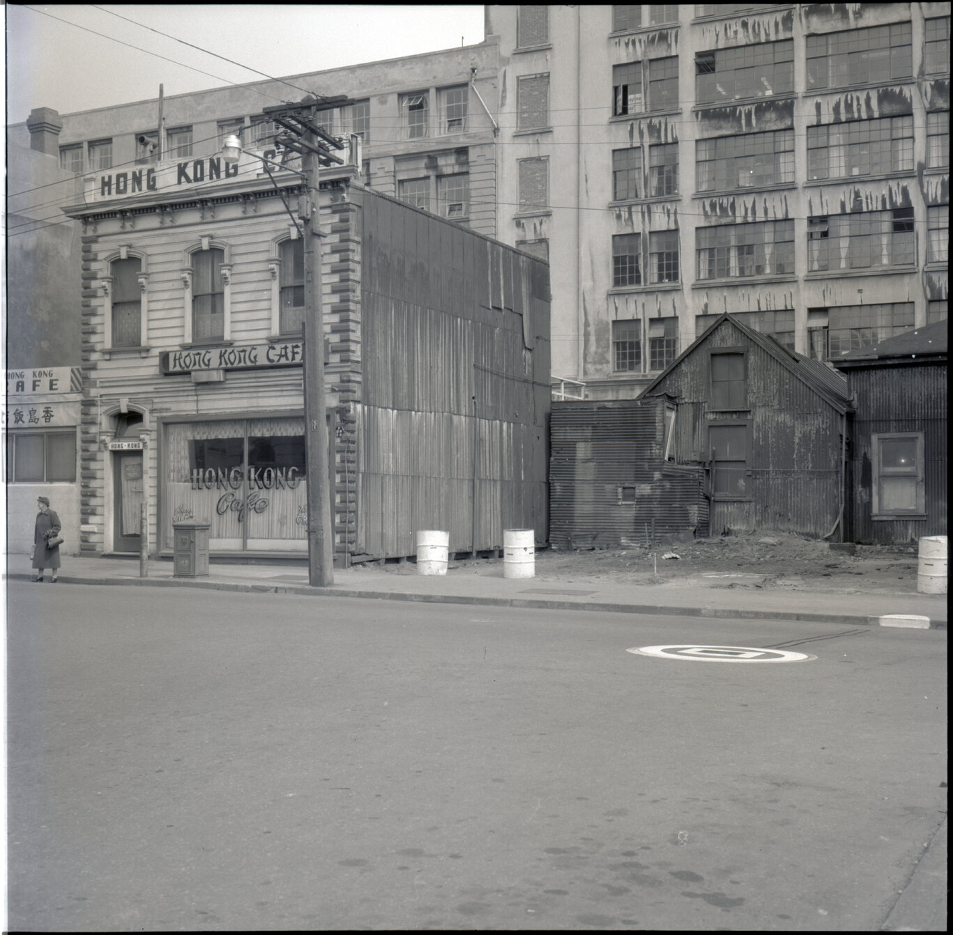 b. Streetscape, Taranaki Street, Mount Cook