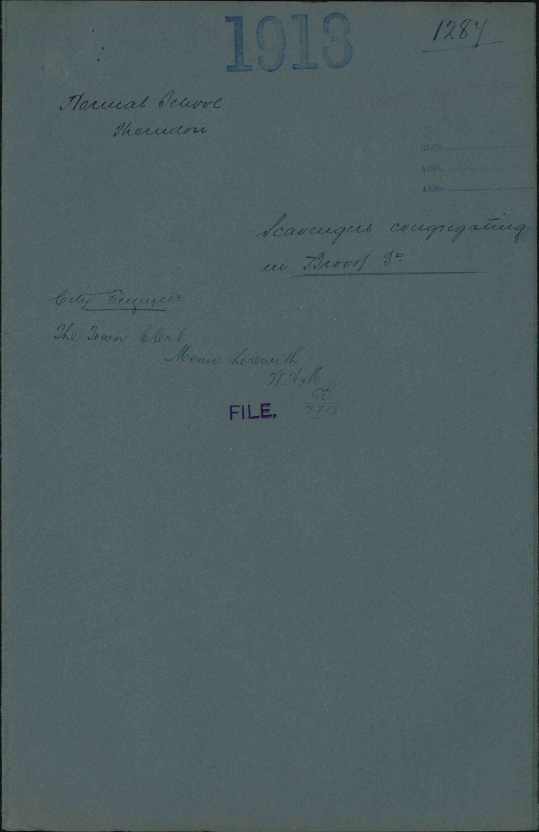 Scavengers congregating in Brook Street - Normal School, Thorndon