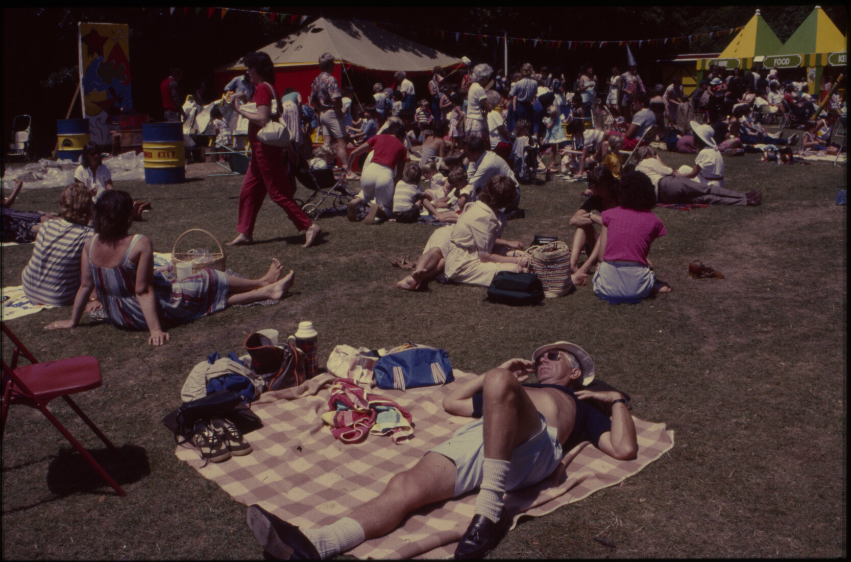 Summer City - Hot Caf&eacute; with a Little Percolation / Human Jukebox