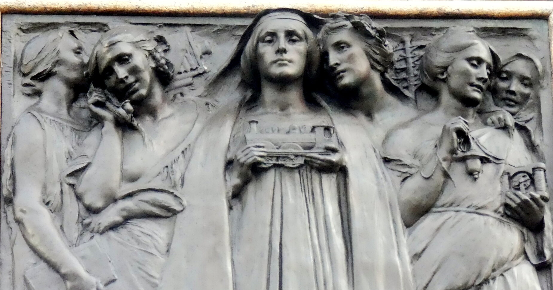 Queen Victoria Statue, Kent Terrace -  Decorative Panel