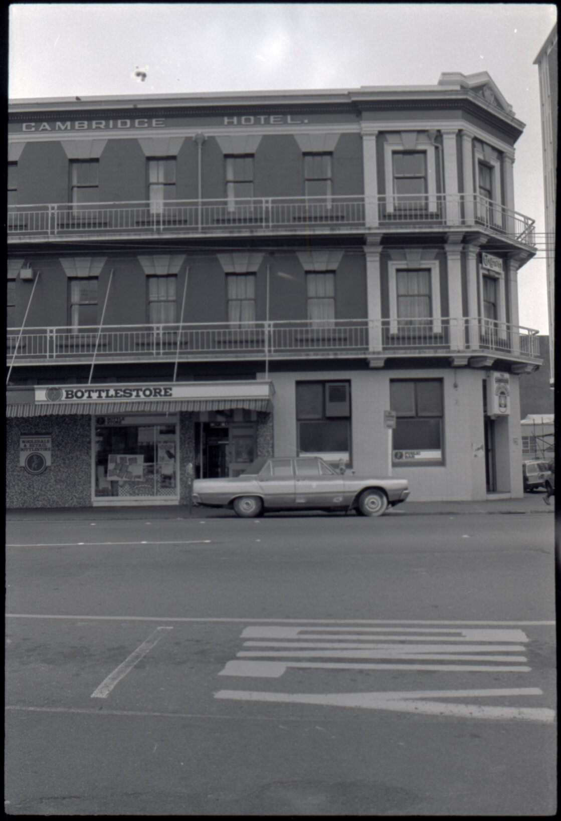 Cambridge Terrace, Kent Terrace, Courtenay Place: building facades for eyebolt placement