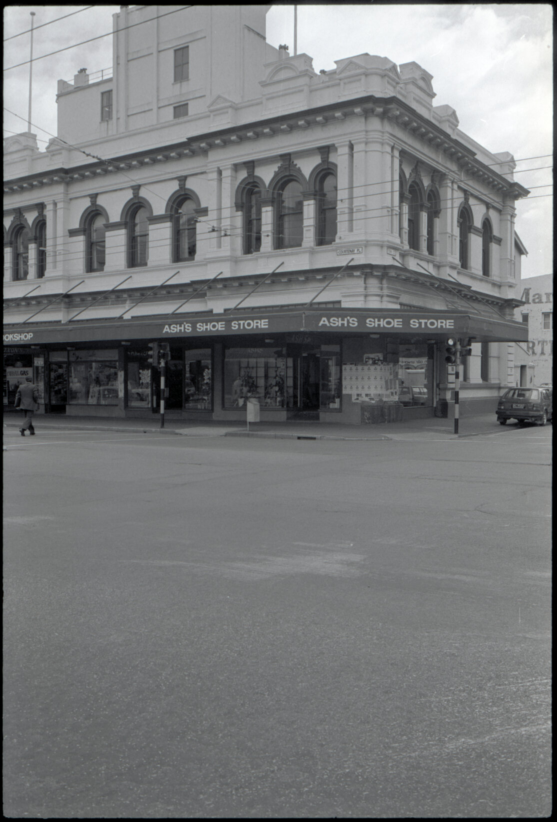 Cambridge Terrace, Kent Terrace, Courtenay Place: building facades for eyebolt placement