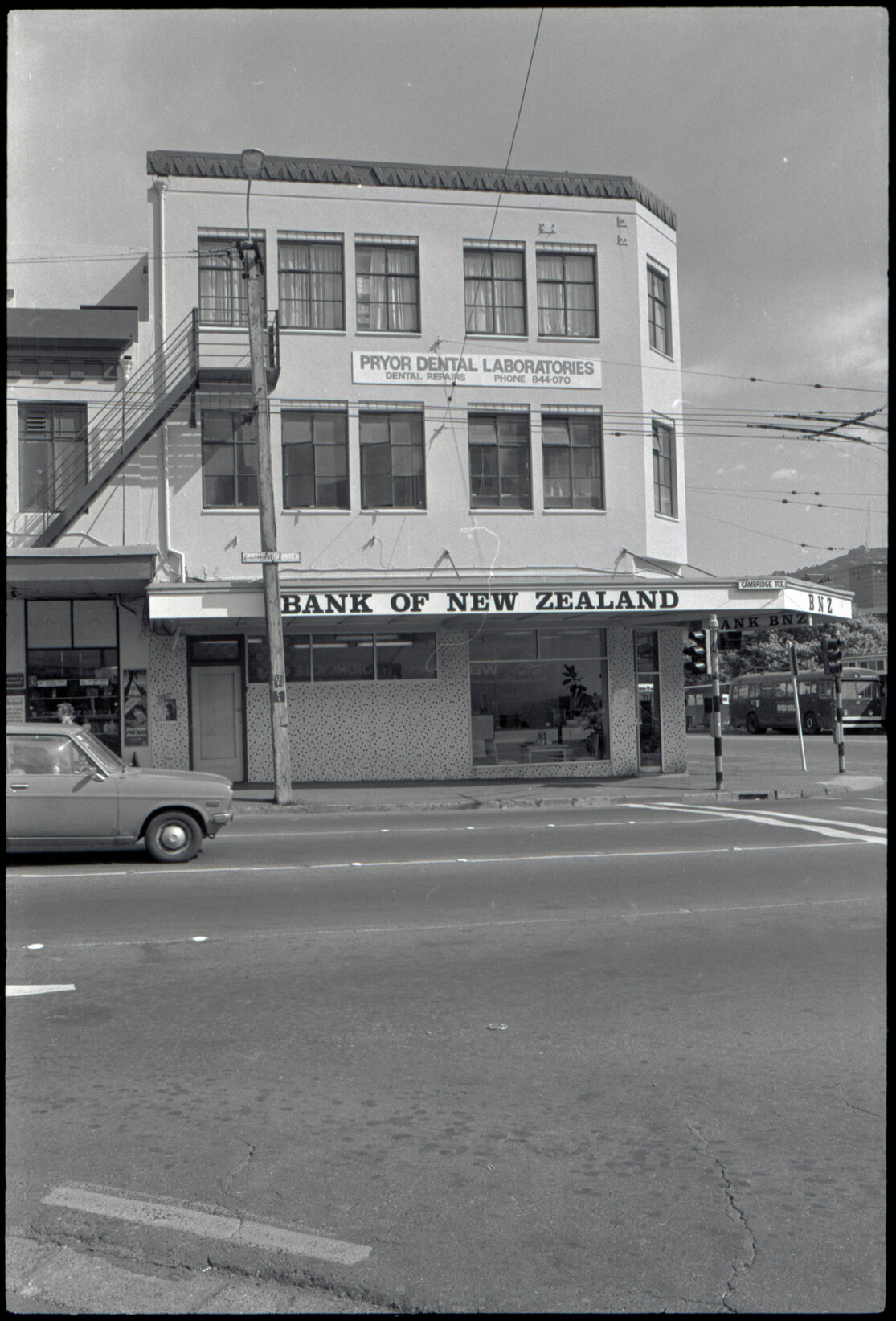 Cambridge Terrace, Kent Terrace, Courtenay Place: building facades for eyebolt placement