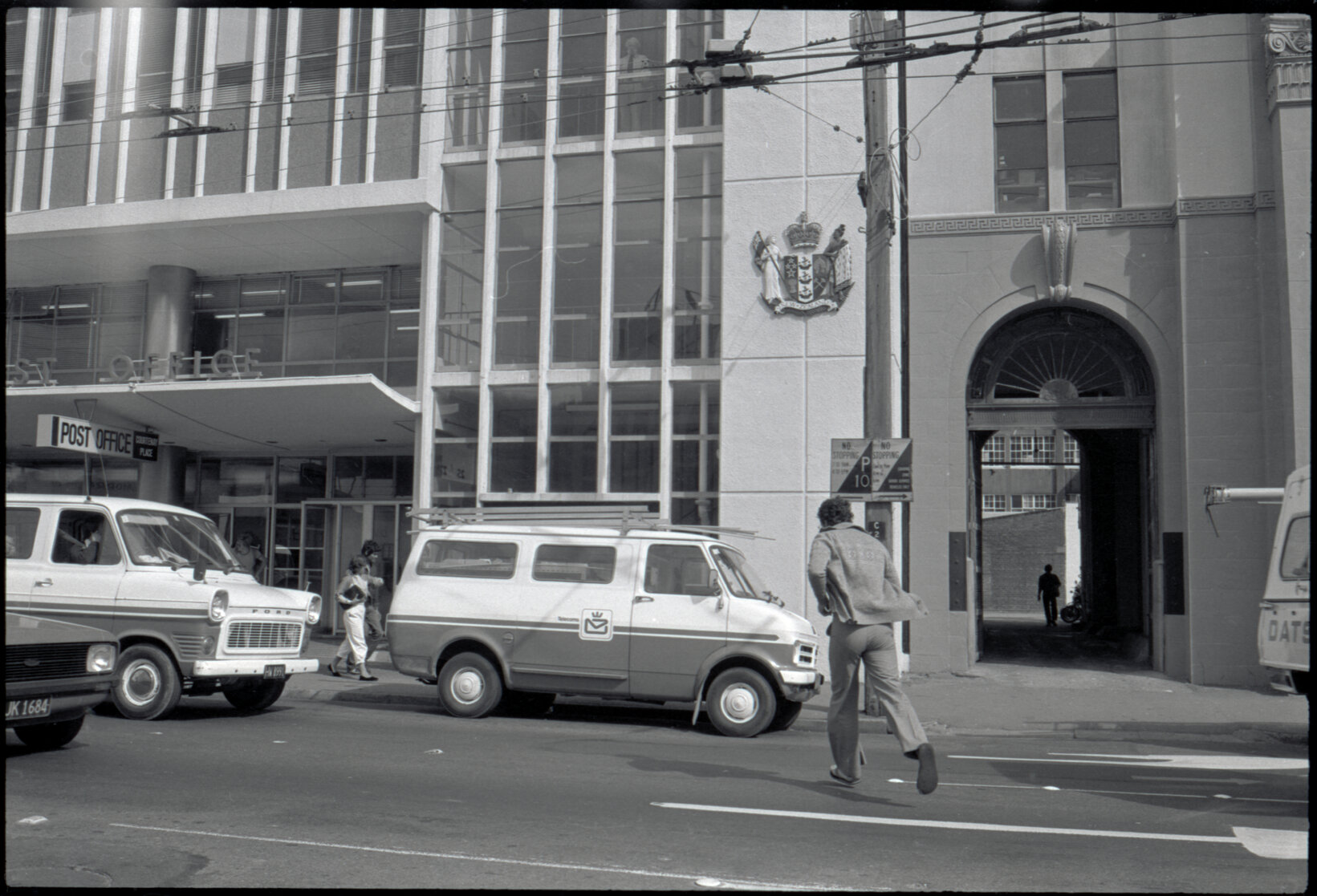 Cambridge Terrace, Kent Terrace, Courtenay Place: building facades for eyebolt placement