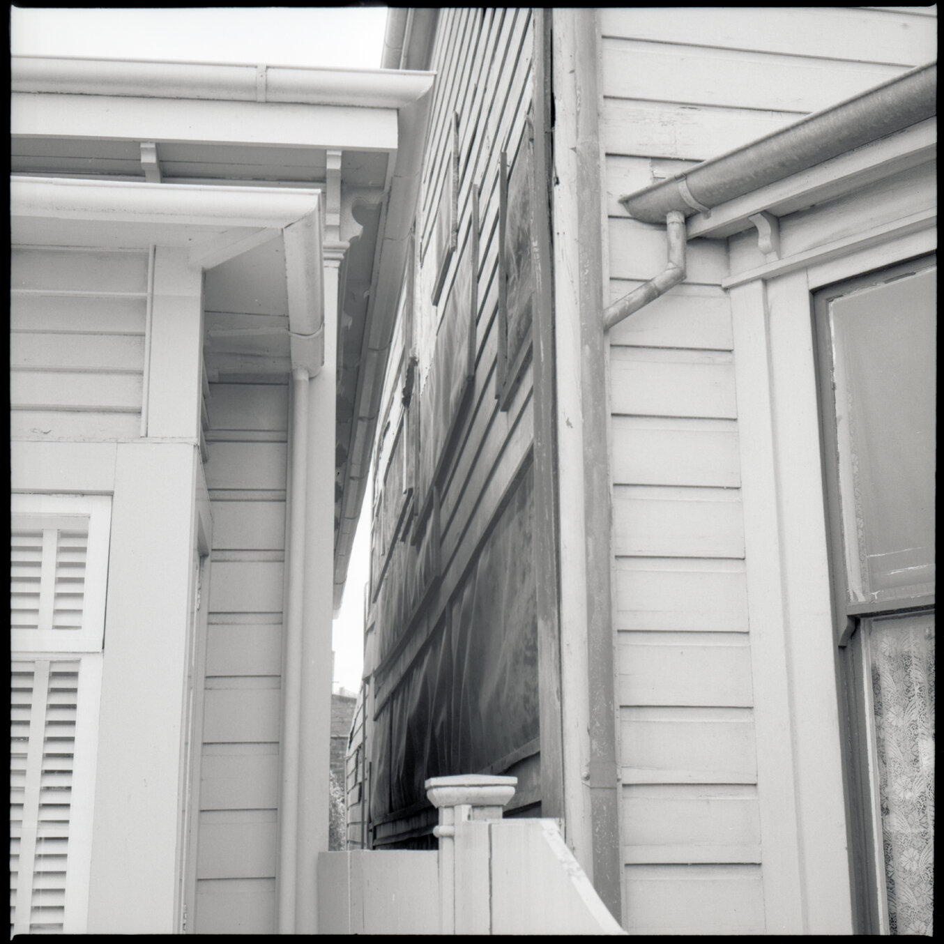 r. No 11 Evelyn Place